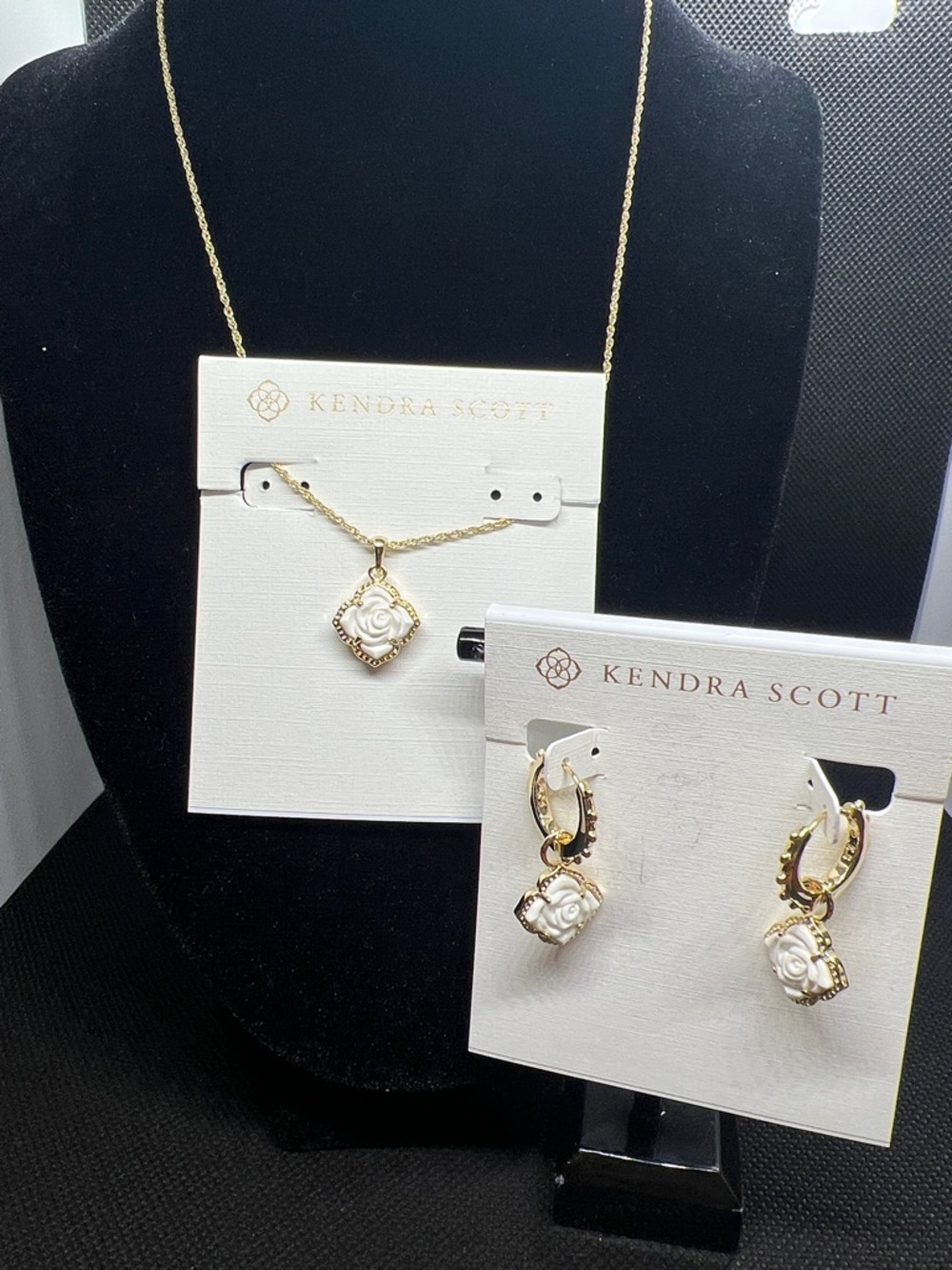 Kendra Scott Gold Necklace and White Rose Pendant Set